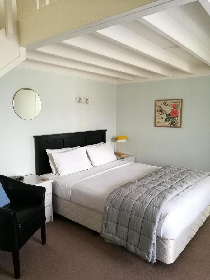 Phoenix Thermal Resort - Таупо Стая снимка