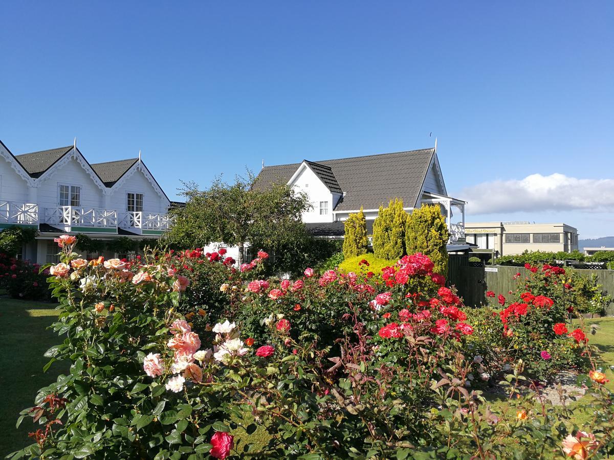 Phoenix Thermal Resort - Таупо Екстериор снимка