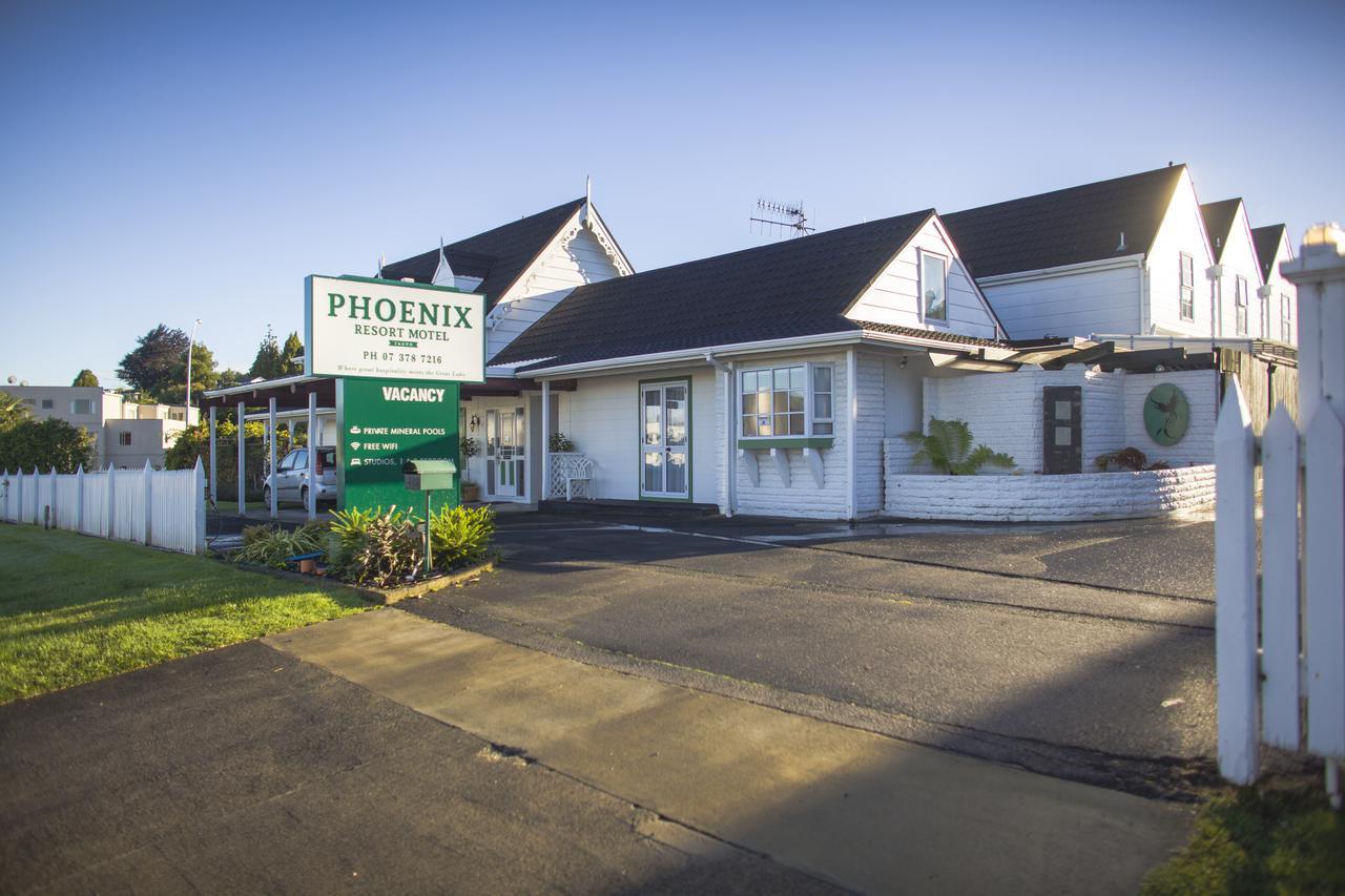 Phoenix Thermal Resort - Таупо Екстериор снимка